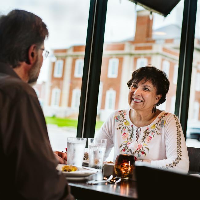 Image of couple eating at Ophelia's Restaurant on the Square
